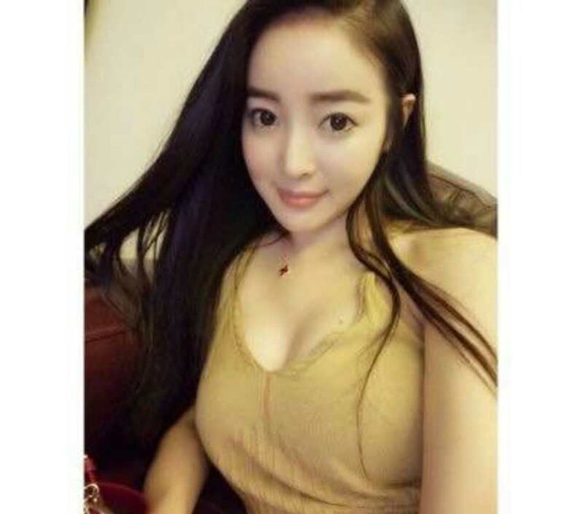 Eva une asiatique exceptionnellement goûteuse