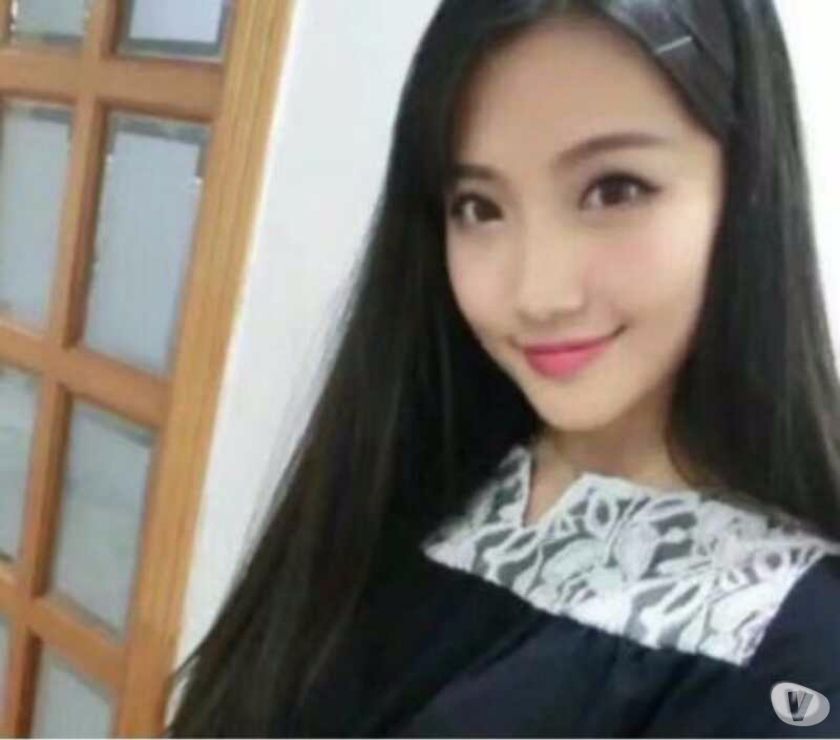 Yina une belle jeune femme asiatique sur Niort